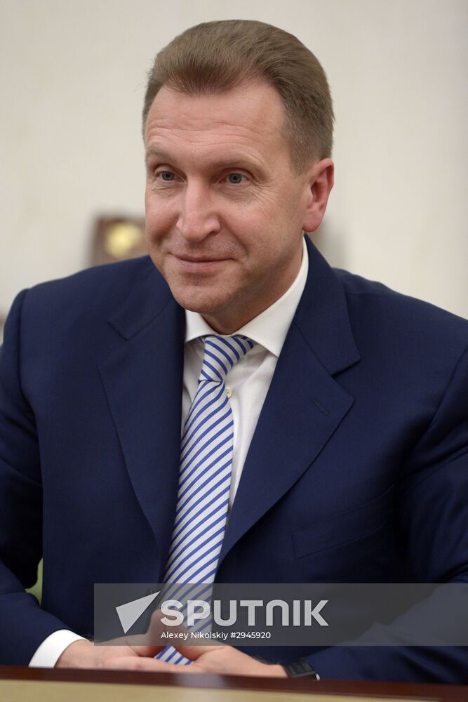 President Vladimir Putin holds meeting on forming federal budget