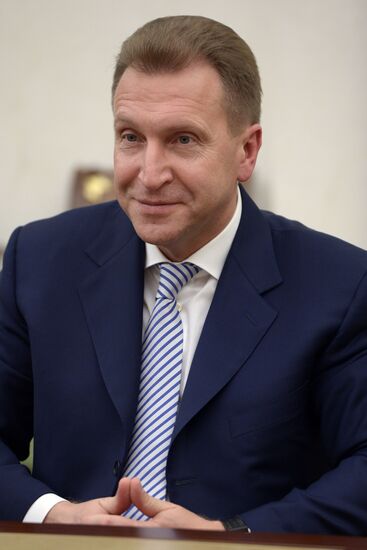 President Vladimir Putin holds meeting on forming federal budget