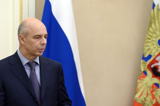 President Vladimir Putin holds meeting on forming federal budget