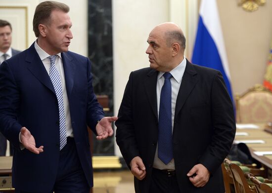 President Vladimir Putin holds meeting on forming federal budget