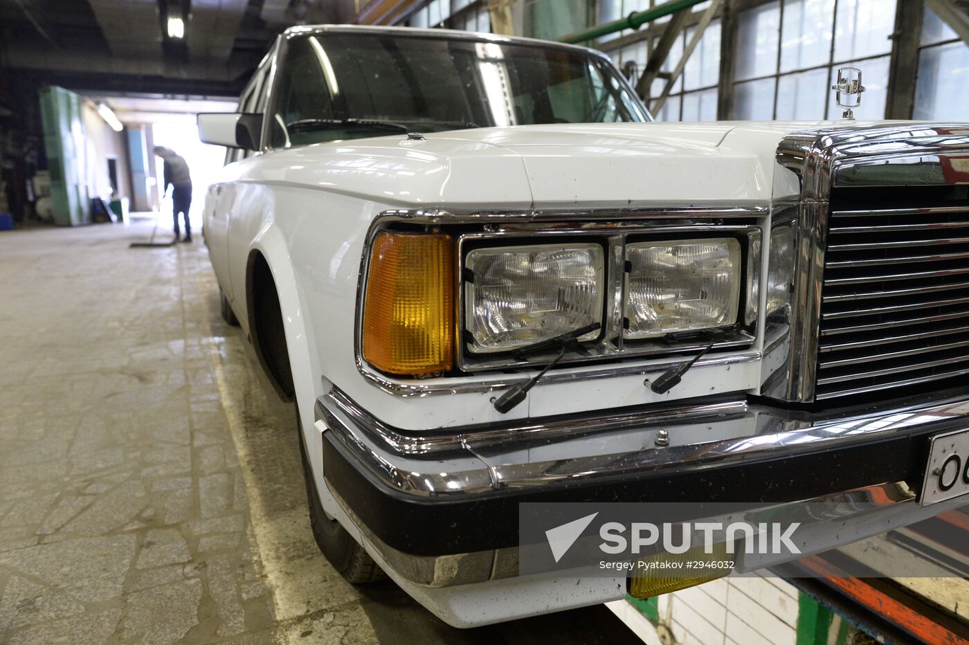Luxury car repairs at ZIL car plant