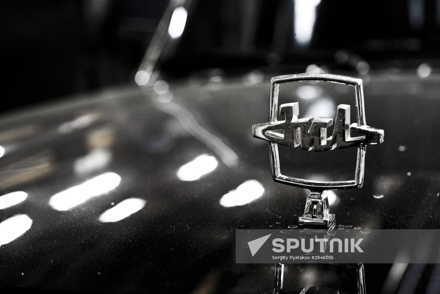 Luxury car repairs at ZIL car plant