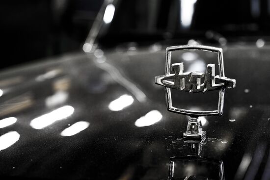 Luxury car repairs at ZIL car plant
