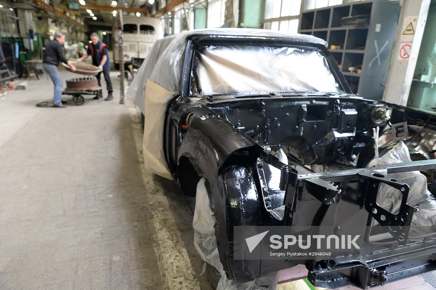 Luxury car repairs at ZIL car plant