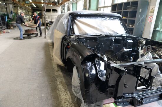 Luxury car repairs at ZIL car plant