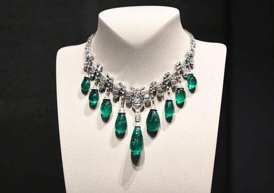 "Elegance and Splendour of Art Deco. The Kyoto Costume Institute, Jewelry Houses Cartier and Van Cleef & Arpels" exhibition