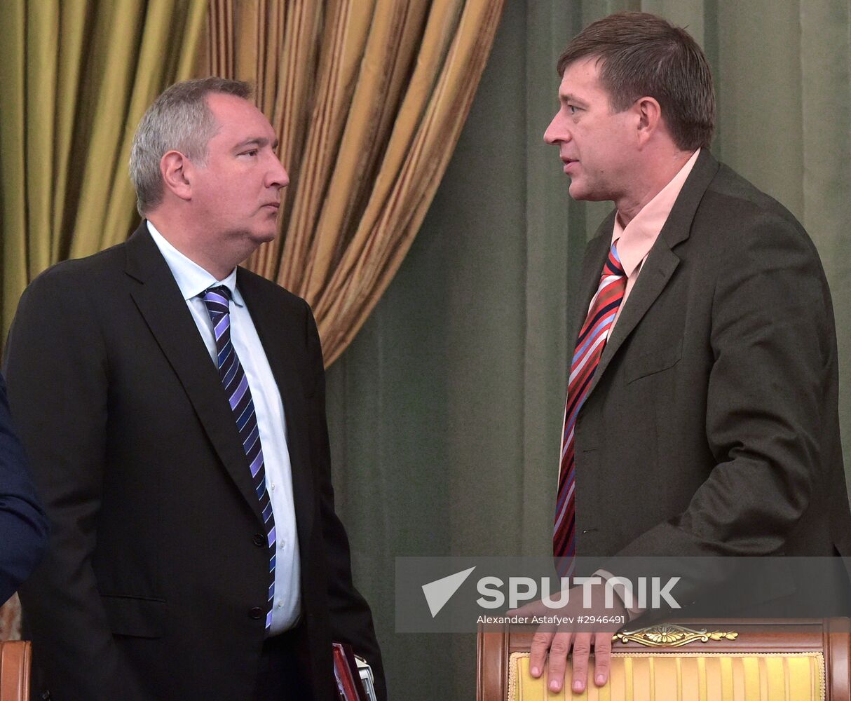 Russian Prime Minister Dmitry Medvedev held Russian federation government session