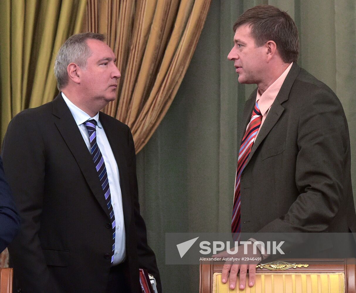 Russian Prime Minister Dmitry Medvedev held Russian federation government session