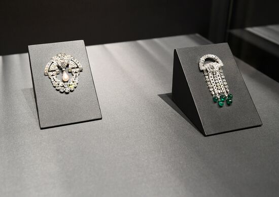 "Elegance and Splendour of Art Deco. The Kyoto Costume Institute, Jewelry Houses Cartier and Van Cleef & Arpels" exhibition