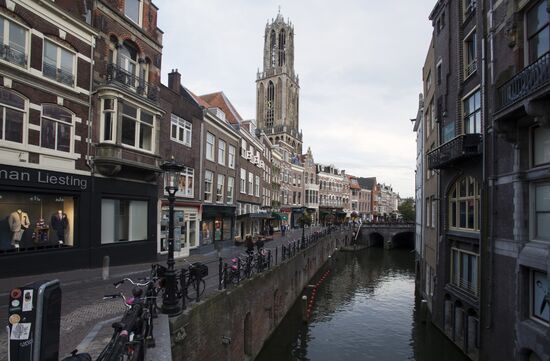Cities of the world. Utrecht