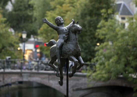 Cities of the world. Utrecht