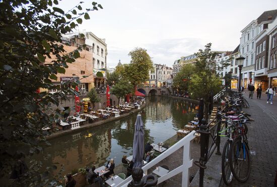 Cities of the world. Utrecht