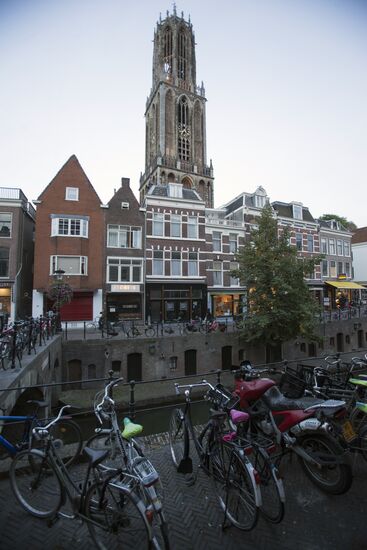 Cities of the world. Utrecht