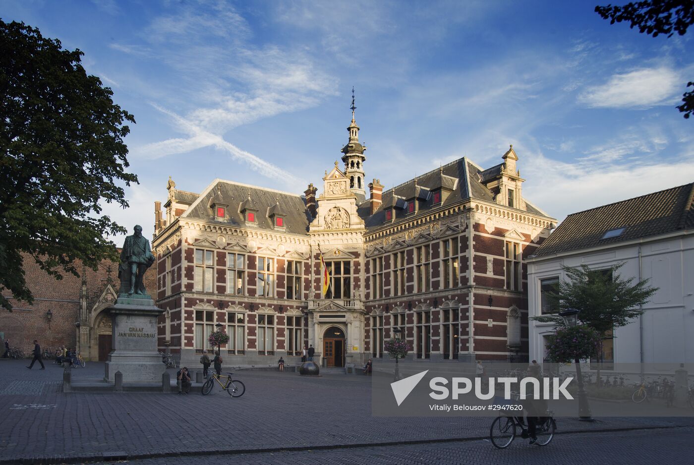 Cities of the world. Utrecht