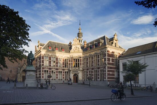 Cities of the world. Utrecht