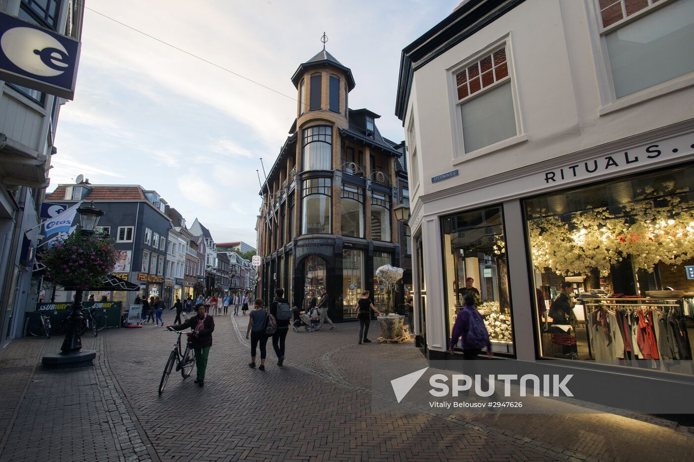 Cities of the world. Utrecht