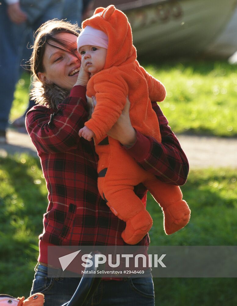 City residents relax in Kuskovo