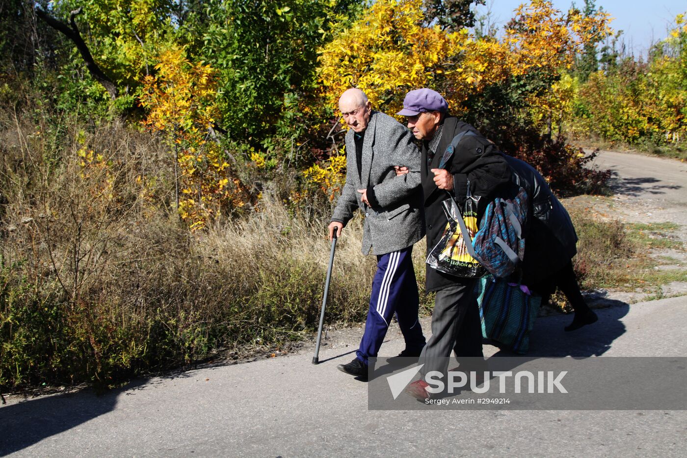Situation around Stanitsa Luganskaya checkpoint in Donbass