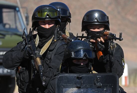 Kyrgyzstan hosts CSTO exercise Rubezh/Frontier-2016