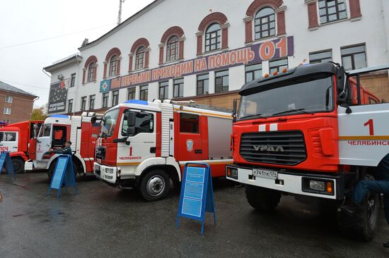 Unveiling monument to fire fighters in Chelyabinsk