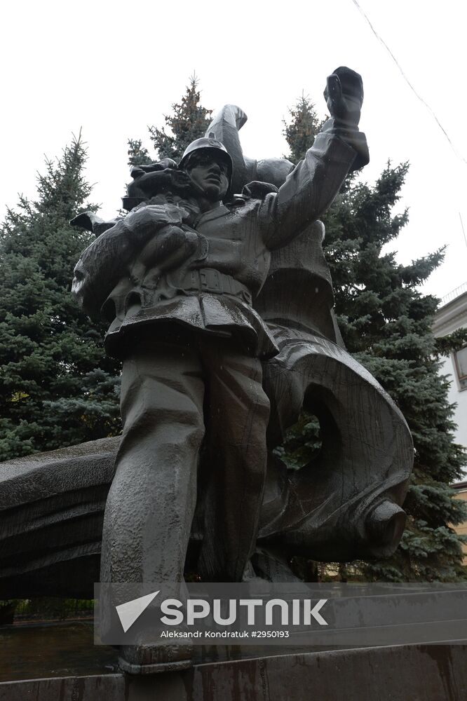 Unveiling monument to fire fighters in Chelyabinsk