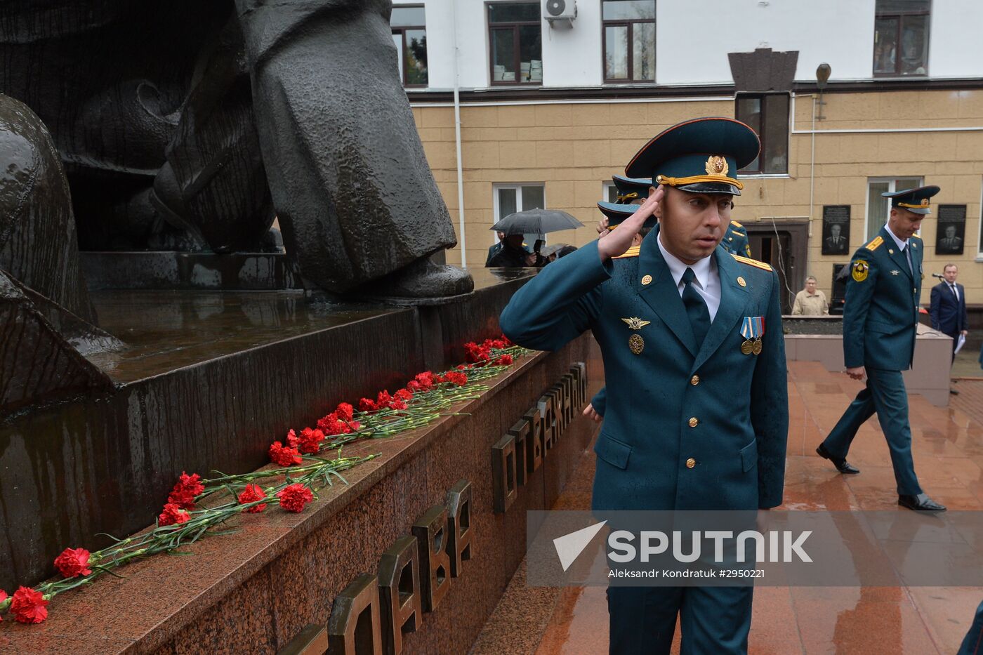 Unveiling monument to fire fighters in Chelyabinsk
