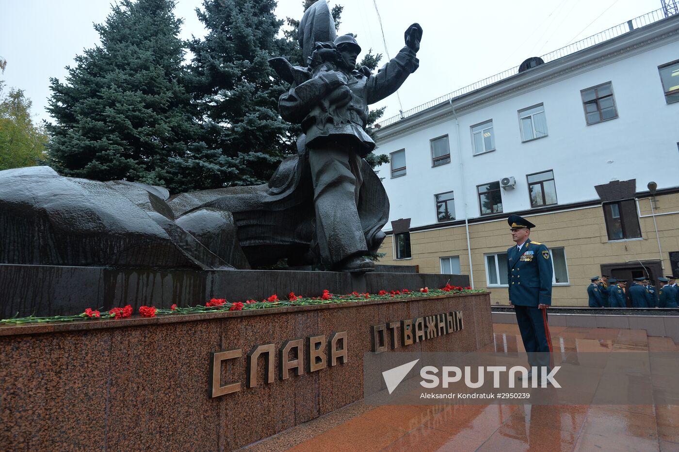 Unveiling monument to fire fighters in Chelyabinsk