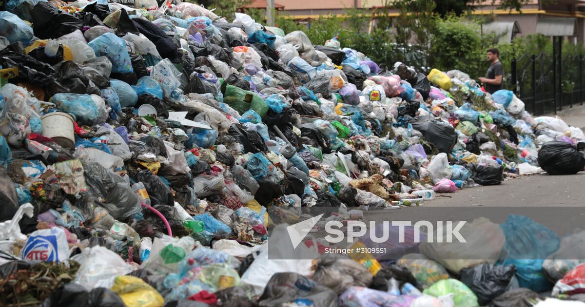 Undisposed waste in Lviv Sputnik Mediabank