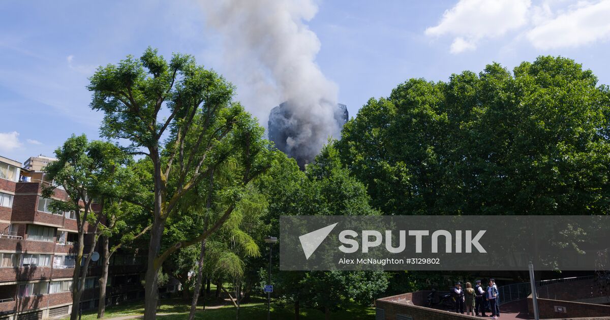 high-rise-apartment-tower-on-fire-in-west-london-sputnik-mediabank