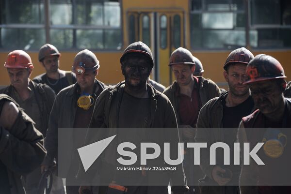 Miners from Zasyadko mine in Donetsk