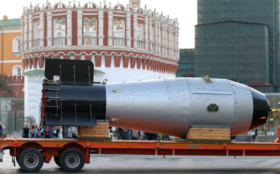 Replica of Tsar Bomba hydrogen bomb delivered to Moscow | Sputnik Mediabank
