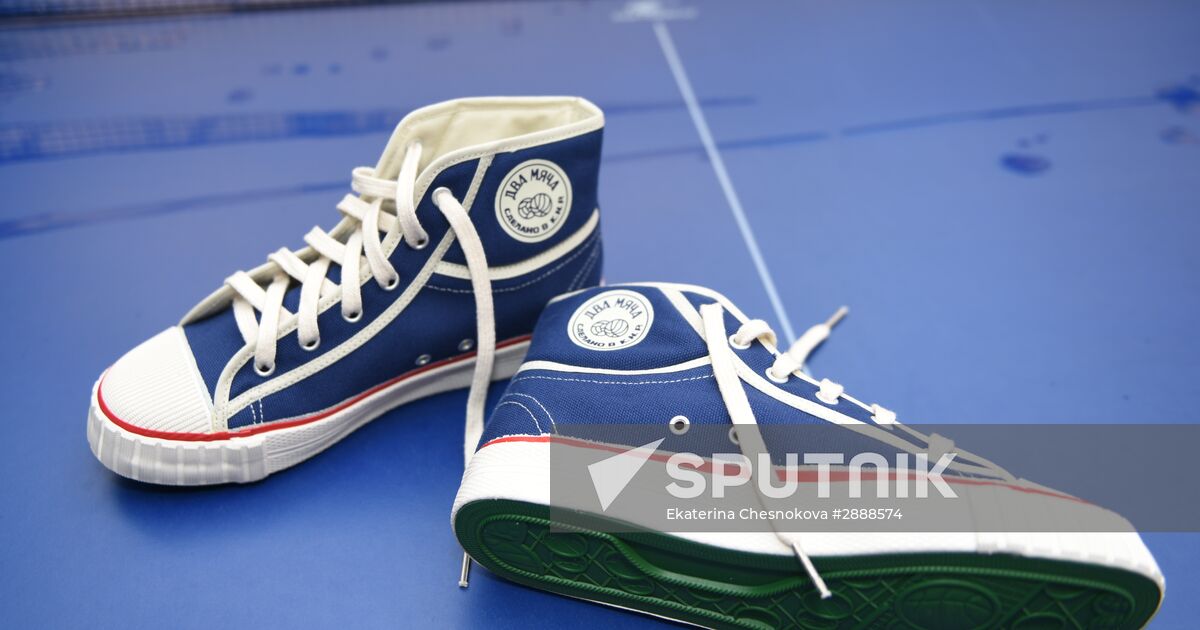 Two Balls canvas sneakers presented Sputnik Mediabank
