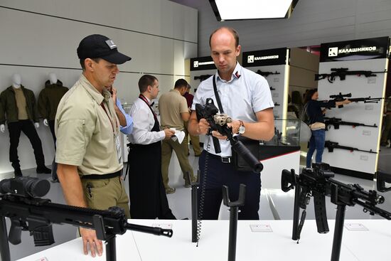 Kalashnikov Concern presents new inventions during Army 2017 Forum