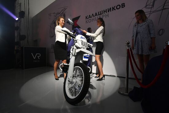 Kalashnikov Concern presents new inventions during Army 2017 Forum