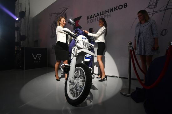 Kalashnikov Concern presents new inventions during Army 2017 Forum