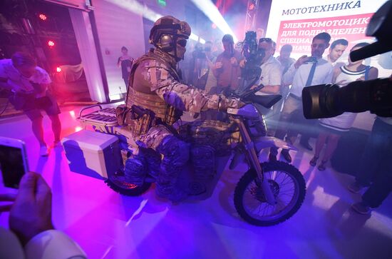 Kalashnikov Concern presents new inventions during Army 2017 Forum
