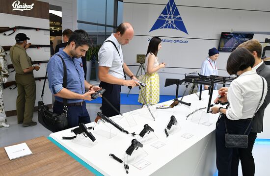 Kalashnikov Concern presents new inventions during Army 2017 Forum