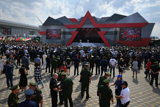 Army 2017 International Military-Technical Forum opens