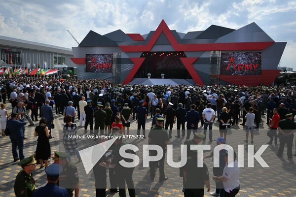 Army 2017 International Military-Technical Forum opens