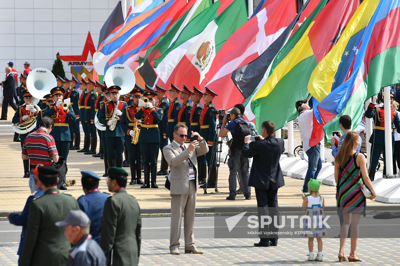 Army 2017 International Military-Technical Forum opens