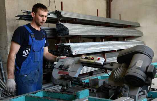 Manufacturing PVC window profiles