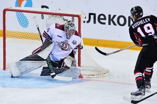 Kontinental Hockey League. Avangard vs. Dinamo Riga