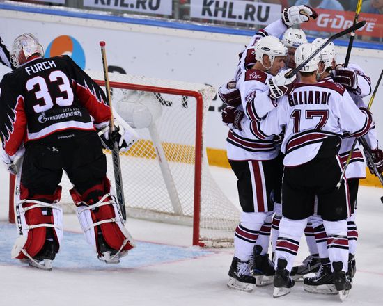 Ice hockey. Kontinental Hockey League. Avangard vs. Dynamo