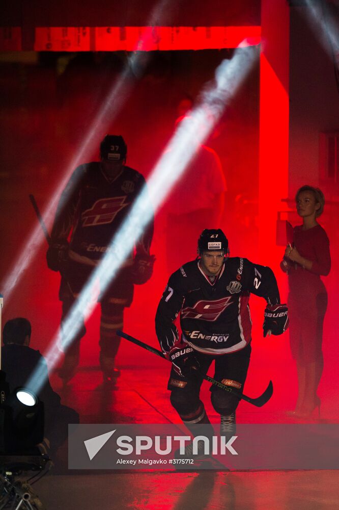 Kontinental Hockey League. Avangard vs. Dinamo Riga