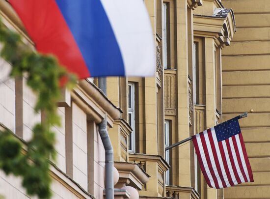 USA suspends issuing nonimmigrant visas in Russia