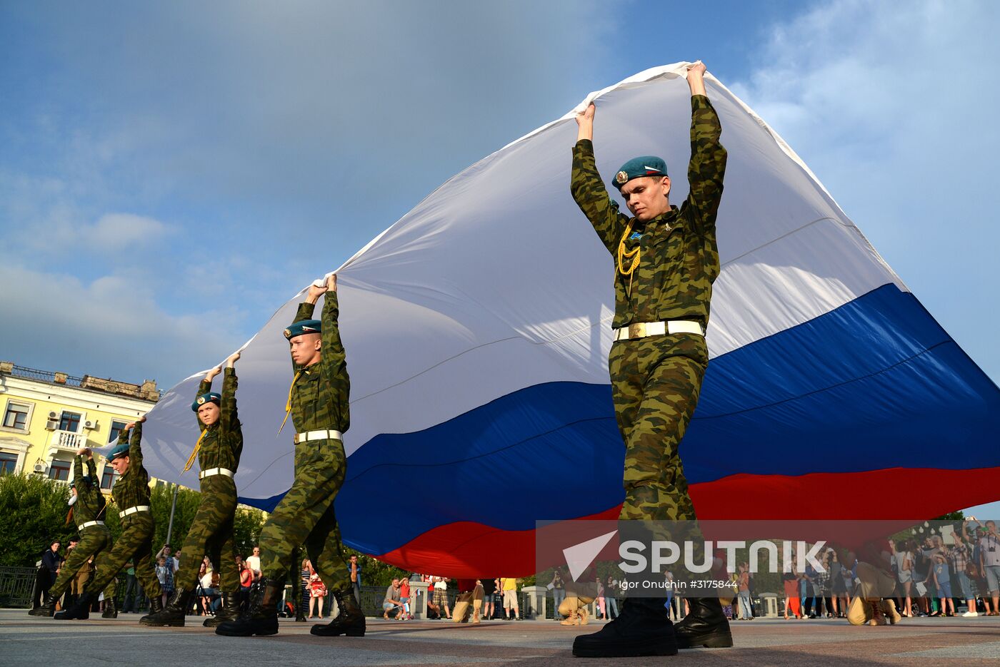 Russian State Flag Day celebrations