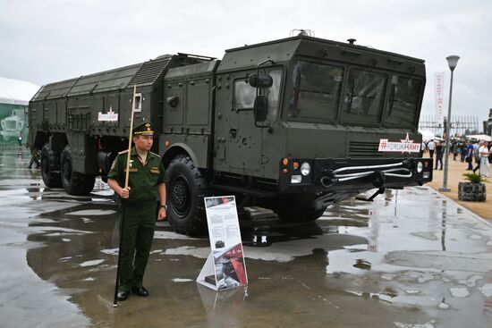 Army 2017 International Military-Technical Forum in Vladivostok. Day two