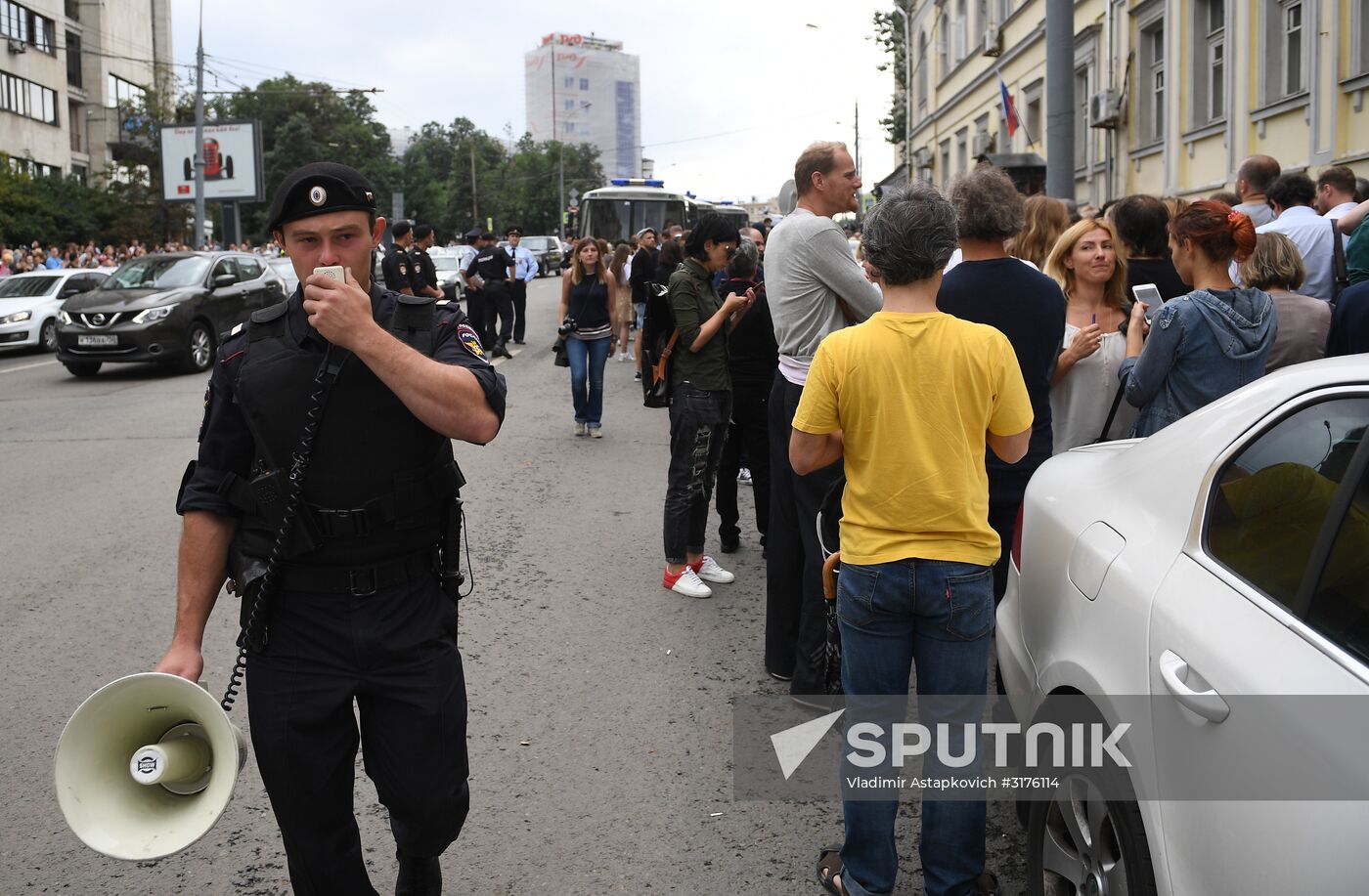 Rally in support of film director Kirill Serebrennikov outside Basmanny District Court