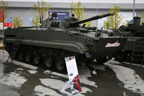 Army 2017 International Military-Technical Forum in Vladivostok. Day two