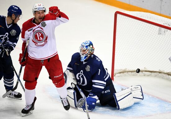 Kontinental Hockey League. Dynamo Moscow vs. Vityaz